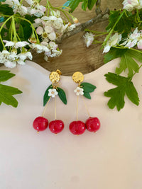 Puces d’oreilles pendante Cerise