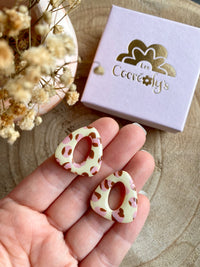 Pampilles AMBRE rose uni ou vanille motif léopard rose réversibles - boucles d’oreilles interchangeables